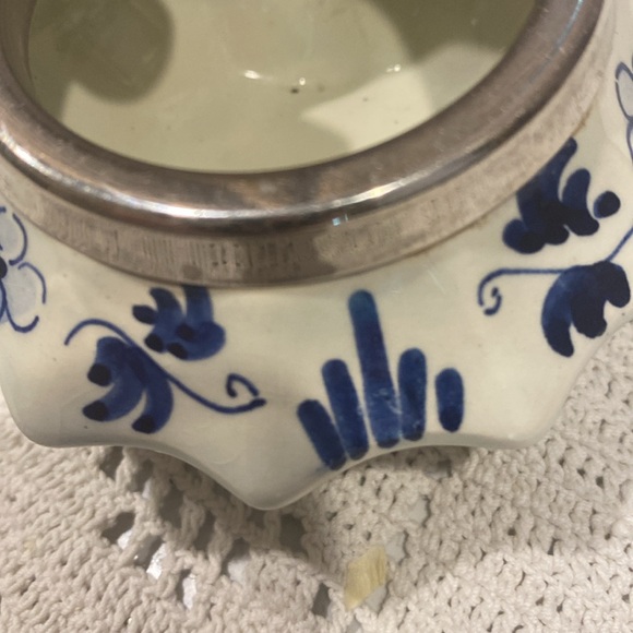 Vintage Delft Ashtray. No chips, cracks, etc. 4”w x 2” tall. - Picture 4 of 4